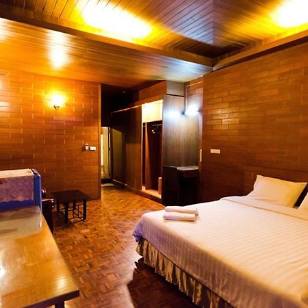 Eight Plus Hotel バンコク都 エクステリア 写真