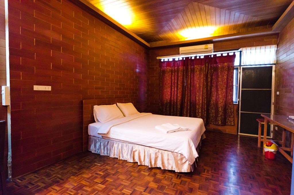 Eight Plus Hotel バンコク都 エクステリア 写真