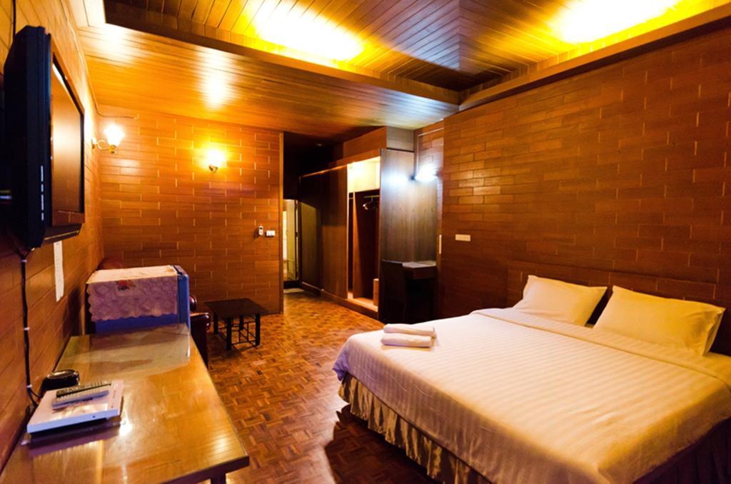 Eight Plus Hotel バンコク都 エクステリア 写真