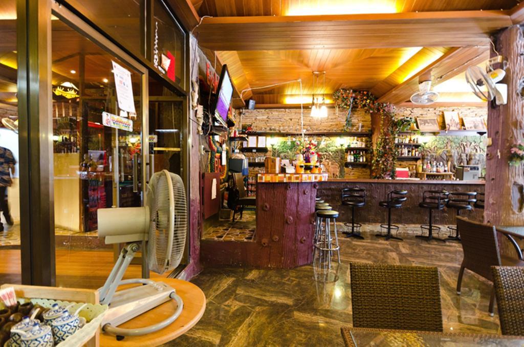Eight Plus Hotel バンコク都 エクステリア 写真